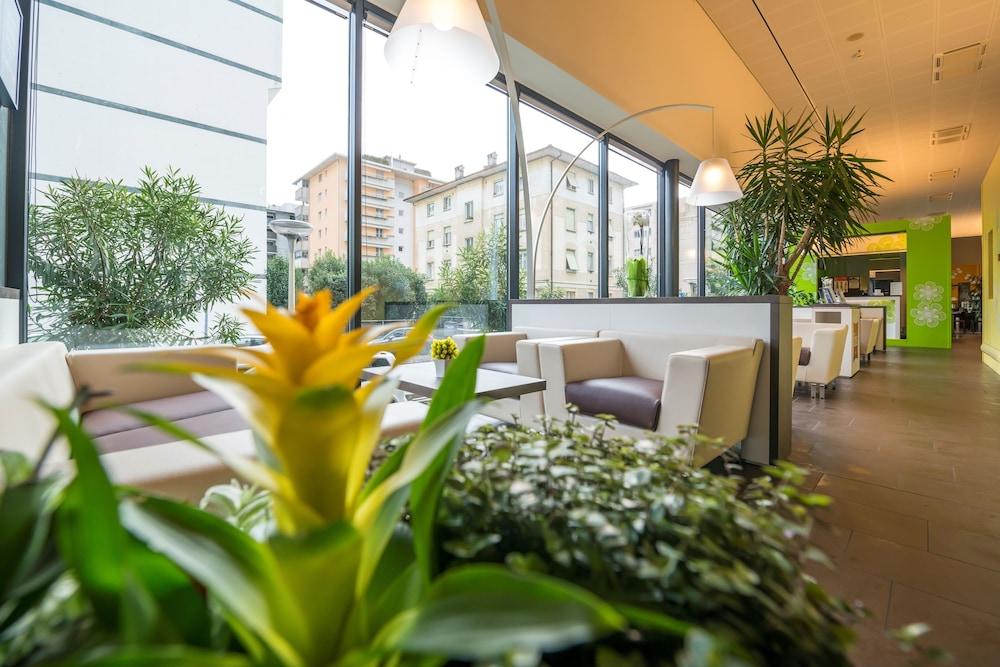 Hotel ibis Locarno Esterno foto